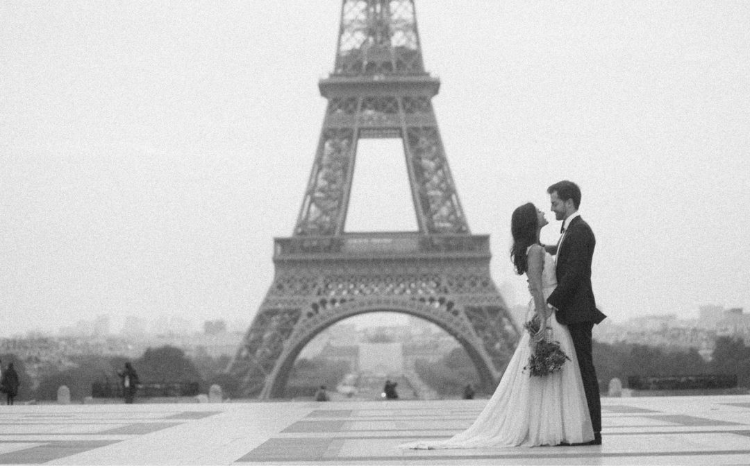 A Romantic Elopement on the Streets of Paris