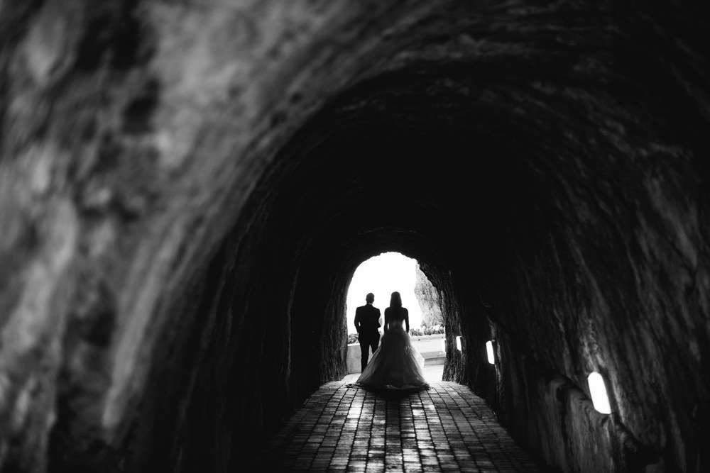 the couple in the tunnels beaches albert palmer photography